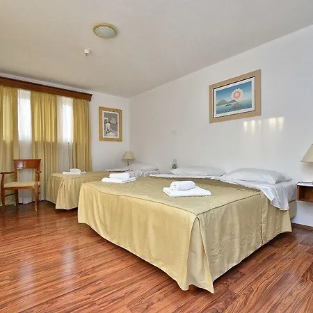 ホテル Hotel Zadar