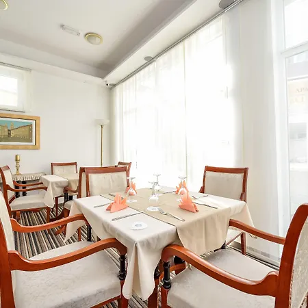 Hotel Zadar ホテル 4*