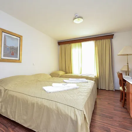 ホテル Hotel Zadar