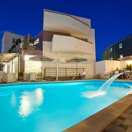 מלון Hotel Zadar