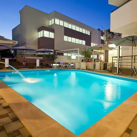 Hotel Zadar 4* ザダル