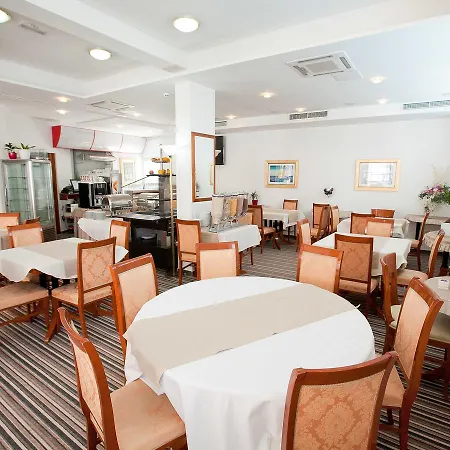 Hotel Zadar ザダル