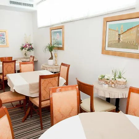 Hotel Zadar ザダル