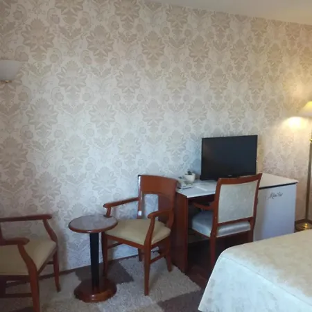 Hotel Zadar 4* ザダル