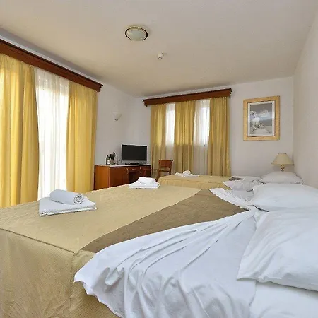 호텔 Hotel Zadar 4*
