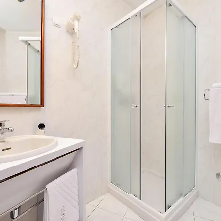 호텔 Hotel Zadar 4*