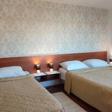 Hotel Zadar 호텔 4*