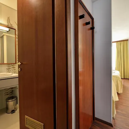 호텔 Hotel Zadar 4*