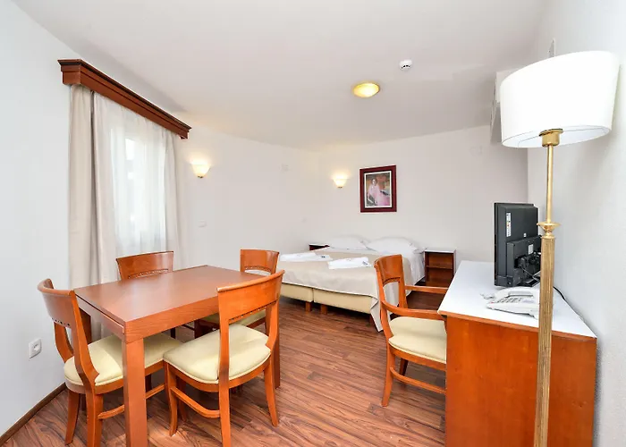 Ξενοδοχείο Hotel Zadar 4*