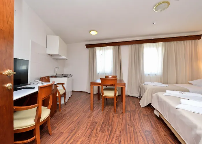 Hotel Zadar Ξενοδοχείο 4*